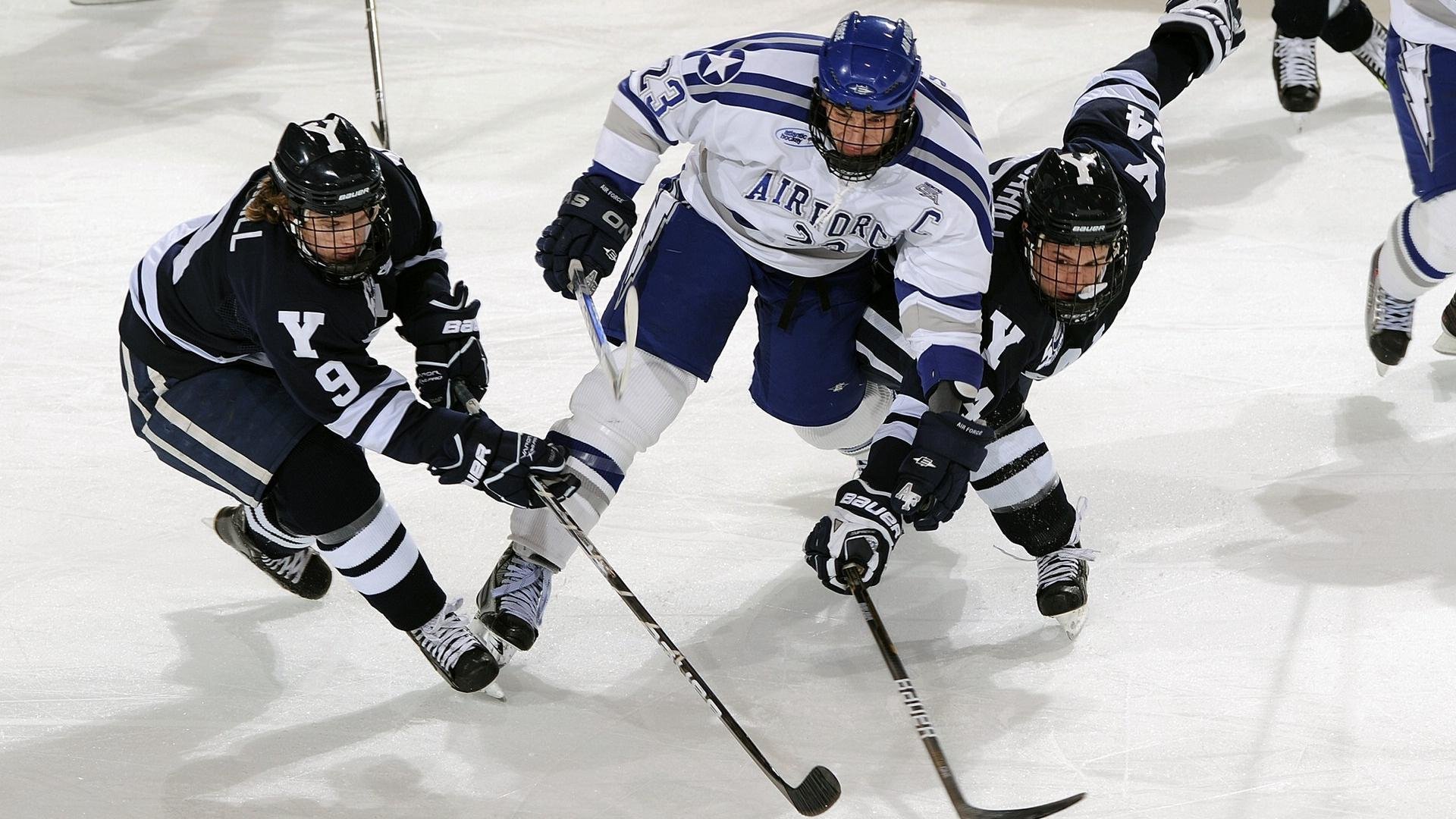 _场外精彩：明星名人助阵网球盛事_，名人打网球