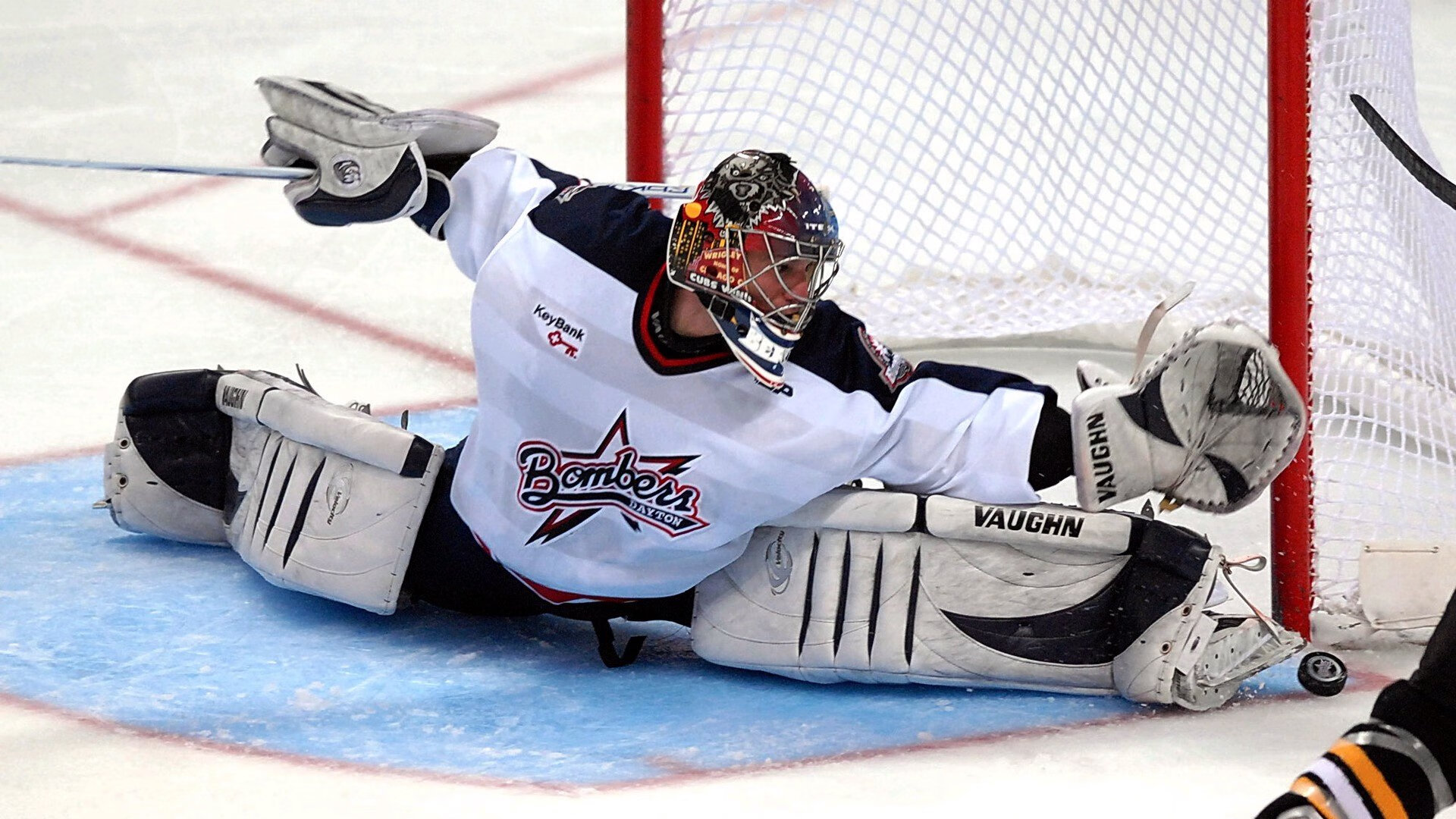 法甲夜场比赛，精彩射门与精彩扑救交相辉映，法甲的比赛